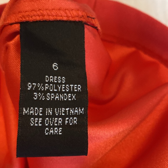 Orangey Red sheath dress with flattering cut - Picture 6 of 6